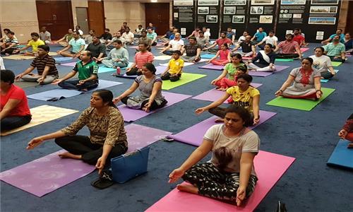A yoga session was organized by Sanskriti Yoga at Embassy Auditorium on 28th April 2017.