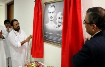 A photograph of Mahatma Gandhi was unveiled by Ambassador on 12th September 2017 in Muscat