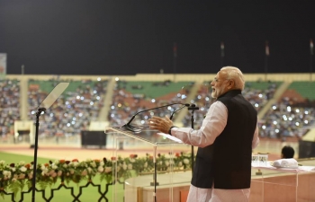   Honourable Prime Minister of India, Shri Narendra Modi, addressed the largest gathering of over 25,000 Indians at Sultan Qaboos Sports Complex, Muscat. Oman is host to a large and growing Indian community of 0.8 million, comprising business persons, students, professional workers, working in both private and public sectors. Prime Minister chose to address the Indian community as his first event after arrival in Muscat