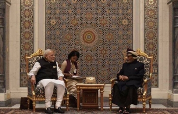 Honourable Prime Minister of India, Shri Narendra Modi, met with His Majesty Sultan Qaboos bin Said at Bait Al Barkha, Royal Palace. The two leaders agreed on steps to expand the strategic partnership between the two countries to new areas. They will also exchange views on regional and global issues of mutual interest