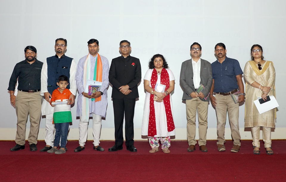 The winners of Monthly Online Gandhi Quiz of May, June, July and August, were awarded by H.E. Munu Mahawar, Ambassador of India to the Sultanate of Oman.