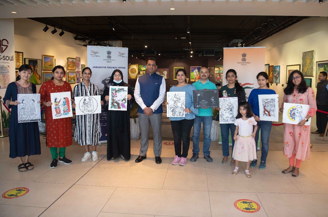 An Indian Tribal Art Workshop was organized by the Embassy in collaboration with ART & SOUL - Oman in Muscat, in commemoration of 'Janjatiya Gaurav Diwas'.