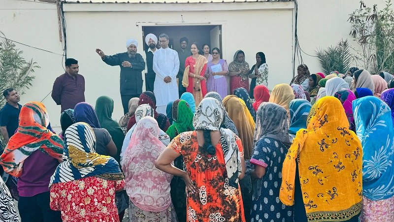 Amb Prashant Pise met female domestic service workers