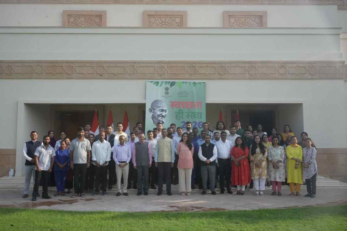 Embody the spirit of 'Swachhata Hi Seva' and remind us that cleanliness is a collective responsibility.