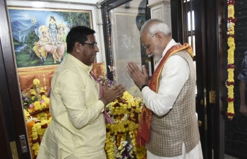 Shri Narendra Modi, Honourable Prime Minister of India, visited old Shiva Temple, known as Motishwar Mandir, constructed 125 years ago by Merchant community from Gujarat and renovated/ reconstructed in 1999