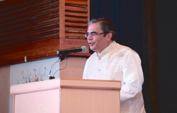 Marathi Wing of Indian Social Club, Oman, joined hands with the Indian Embassy in presenting 'Healing Harmony', a musical journey, led by a Dr Rahul, a renowned cancer surgeon, and three women breast cancer survivors. The Programme was aimed at educating people about cancer, the second major cause of death in the world. With it's focus on breast cancer, Healing Harmony was a wonderful tribute to International Women's Day.