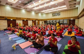 Mrs. Sushma Pandey, wife of Ambassador, was invited as Chief Guest at the Women Wellness Program, which was organized by Shankara Yoga Kendra on 20th April 2018, at the Embassy Auditorium, in celebration of the 4th International Day of Yoga.