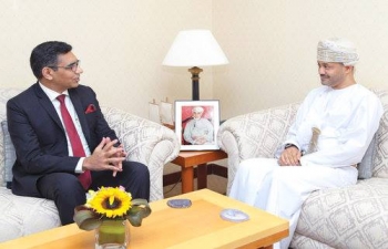 Shri Munu Mahawar, Ambassador of India to the Sultanate of Oman, presents a copy of his credentials to H.E. Sayyid Badr bin Hamad bin Hamood al Busaidi, Secretary General of the Ministry of Foreign Affairs, on 10 September 2018.