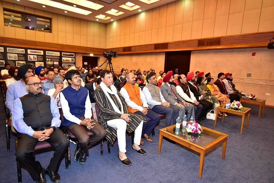 Good of Humanity (Sarbat da bhala)!  The Indian community in Oman paid respect & listened to the teachings of Shri Guru Nanak Dev Ji at an event organized by Embassy, organized in association with Gurudwara Management Committee, Muscat to commemorate #GuruNanak550.