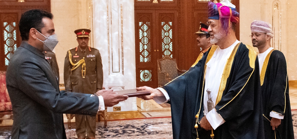Ambassador of India to the Sultanate of Oman, Mr. Amit Narang presenting his credentials to His Majesty Sultan Haitham Bin Tarik, Sultan of Oman -  8 November 2021